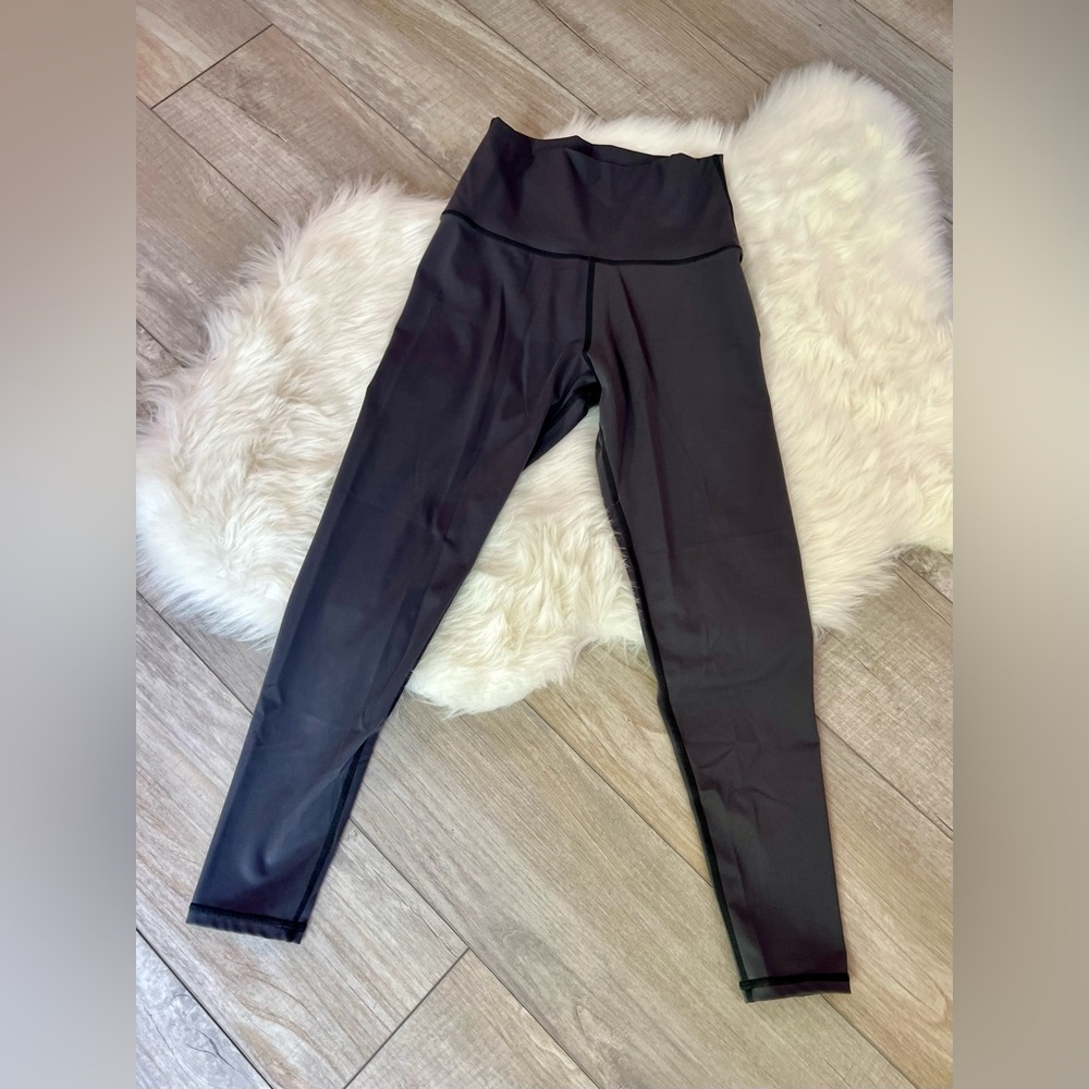 BARRE 3 | Black High-Waisted Compression Athletic Leggings (L)